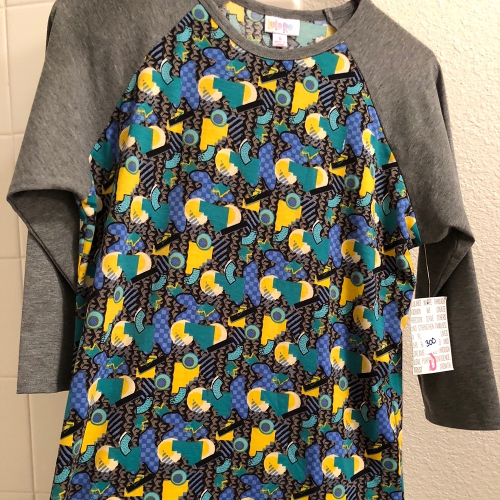 LuLaRoe Randy shirt